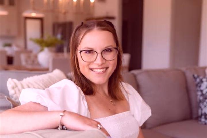 Aubrey, 21 — Escort in Neenah, United States