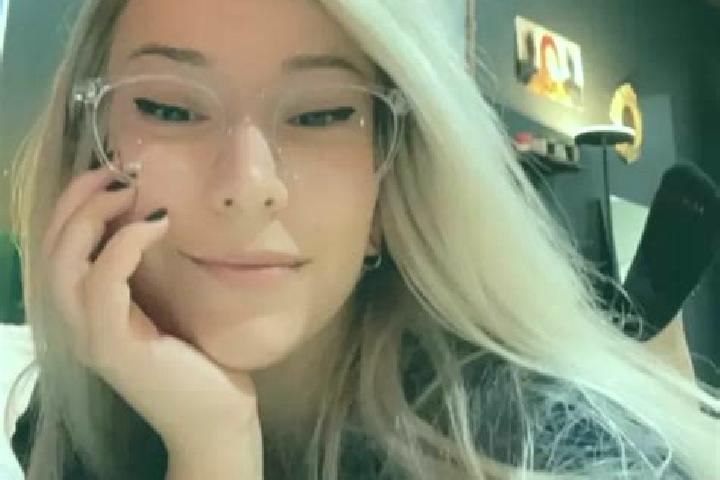 Aubrey, 22, a blonde dark-eyed middle eastern companion based in Kuala Krai. Offering A-Level, Couples, Travel Companion. Available for incall and outcall, d...