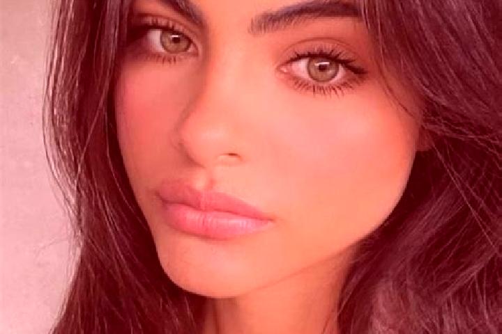 Aubrey, 23, a brunette dark-eyed ebony companion based in Kadakola. Offering Couples, Girlfriend Experience, Duos, 69. Available for incall and outcall, over...