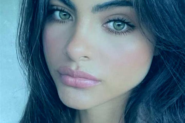 Aubrey, 23, a chestnut green-eyed middle eastern companion based in Tranas. Offering Domination, A-Level, BDSM. Available for incall and outcall, overnight b...