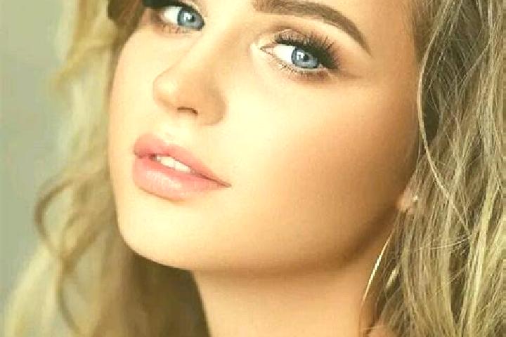 Aubrey, 23, a dark blonde blue-eyed ebony companion based in Missal. Offering BDSM, Travel Companion, Domination, Deep French Kissing, Massage. Available for...