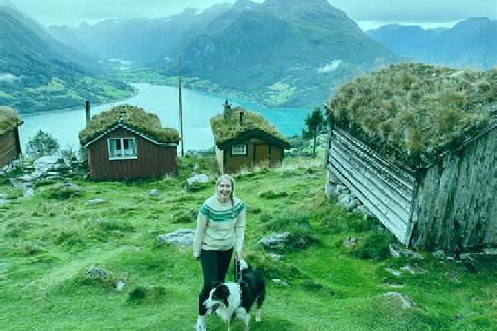 Aubrey, 23 — Escort in Batnfjordsora, Norway