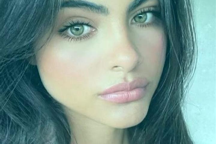 Aubrey, 24, a black green-eyed middle eastern companion based in Fouchy. Offering CIM, OWO, GFE, Striptease. Available for incall and outcall, day and evenin...