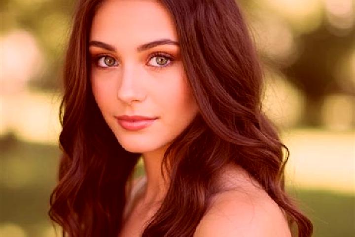 Aubrey, 24, a brunette hazel-eyed mixed companion based in Cornuda. Offering CIM, Dinner Date, Couples, OWO, GFE. Available for incall and outcall, overnight...