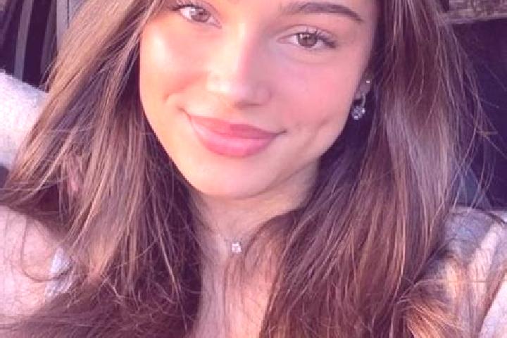 Aubrey, 24, a chestnut hazel-eyed latina companion based in Massemen. Offering Couples, Massage, Overnight. Available for incall and outcall, overnight booki...