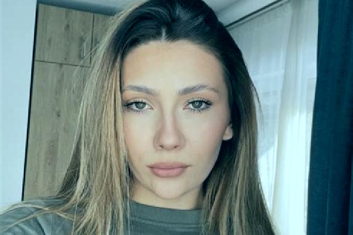Aubrey, 24 — Escort in Camarasu, Romania