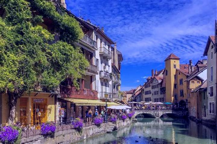 Aubrey, 24 — Escort in Castetis, France