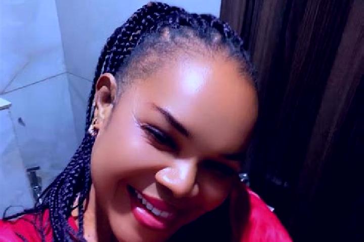 Aubrey, 24 — Escort in Ezillo, Nigeria