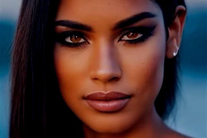 Aubrey, 25, a auburn brown-eyed latina companion based in Halayhayin. Offering Striptease, Overnight, Domination. Available for incall and outcall, day and e...