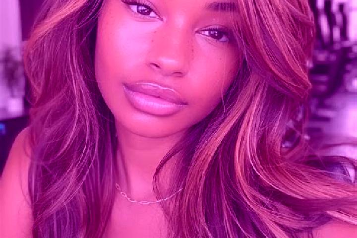 Aubrey, 25, a dark blonde brown-eyed mixed companion based in Pilisszentivan. Offering Roleplay, Striptease, Erotic Massage. Available for incall and outcall...