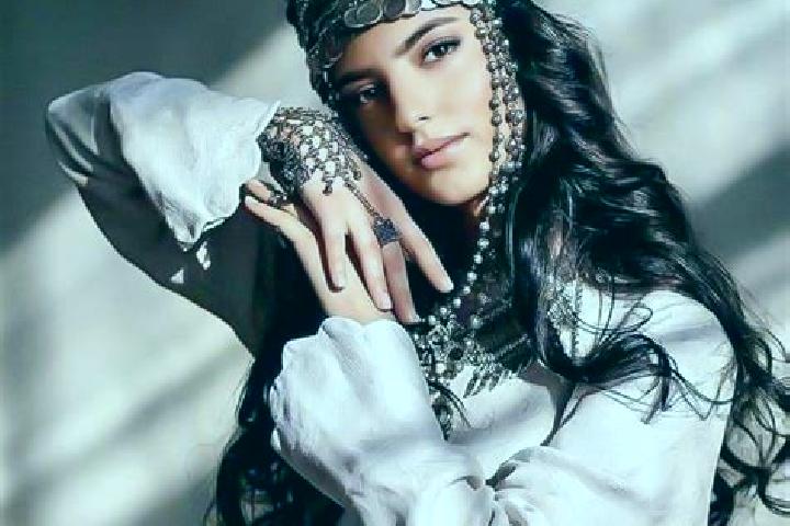 Aubrey, 25 — Escort in Artik, Armenia