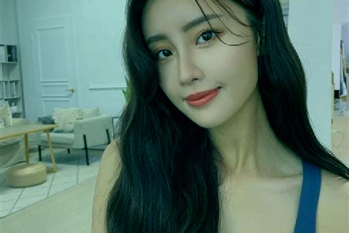Aubrey, 25 — Escort in Qingshuping, China