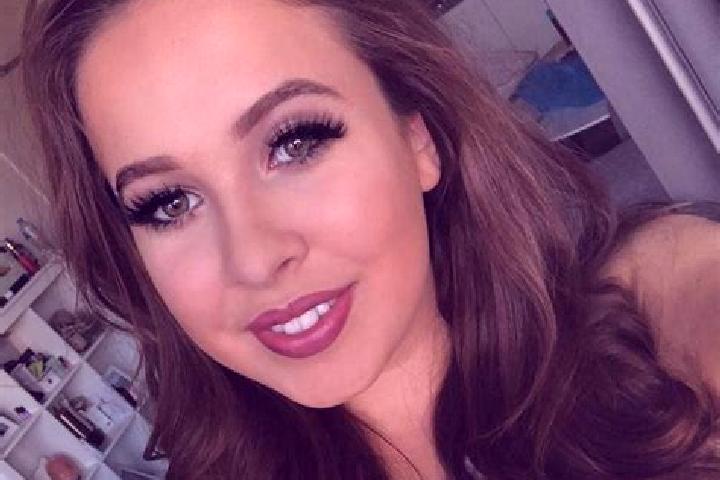 Aubrey, 26, a red dark-eyed caucasian companion based in Malanzan. Offering Travel Companion, Fetish, Striptease. Available for incall and outcall, overnight...