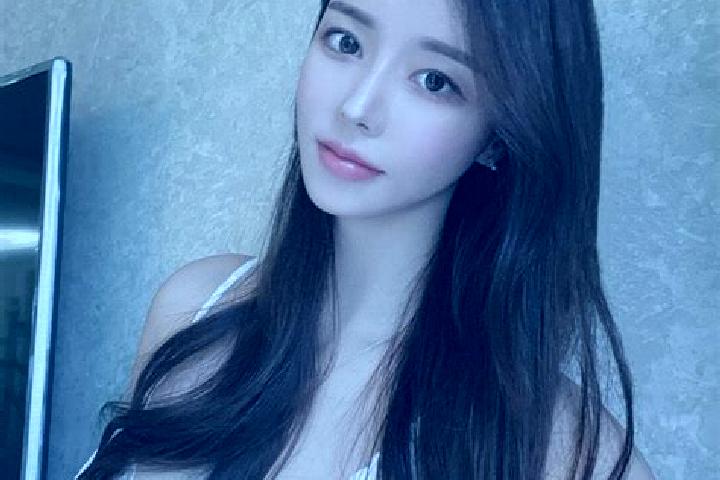 Aubrey, 26 — Escort in Qiankeng, China