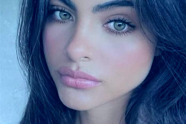 Aubrey, 27, a brunette green-eyed european companion based in Qinglin. Offering BDSM, Couples, Tantra. Available for incall and outcall, overnight bookings a...