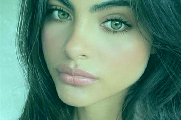 Aubrey, 27, a brunette green-eyed latina companion based in Shirpur. Offering CIM, 69, Dinner Date, GFE, Erotic Massage. Available for incall and outcall, ov...