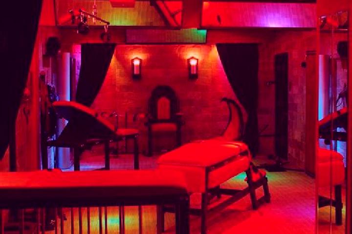 Aubrey, 27, a red dark-eyed mixed companion based in Cuceu. Offering Tantra, BDSM, Fetish, Striptease, Duos. Available for incall and outcall, overnight book...