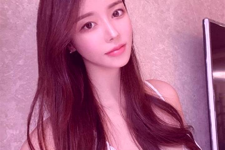 Aubrey, 27 — Escort in Liucun, China
