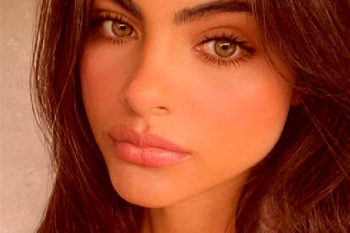 Aubrey, 28, a chestnut green-eyed indian companion based in Satava. Offering 69, Prostate Massage, Massage, CIM. Available for incall and outcall, overnight ...