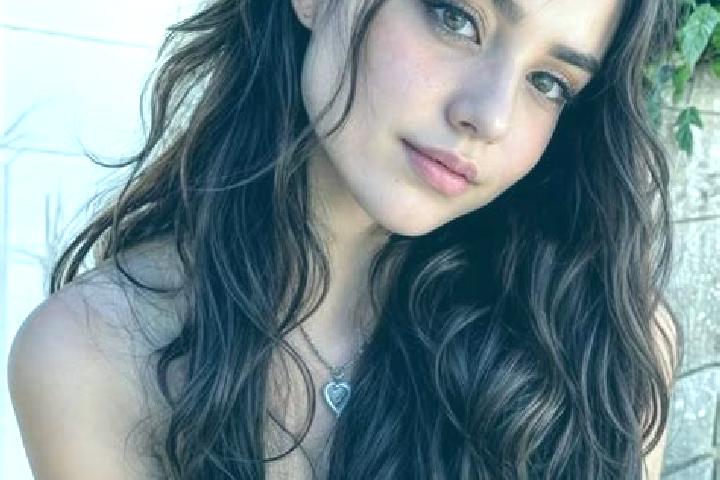Aubrey, 28, a chestnut hazel-eyed slavic companion based in Albala. Offering Girlfriend Experience, Prostate Massage, Erotic Massage, Party Girl, A-Level. Av...