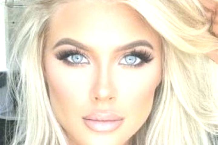 Aubrey, 28, a platinum blonde grey-eyed mixed companion based in Vayres-sur-Essonne. Offering Party Girl, Couples, Dinner Date, BDSM. Available for incall an...