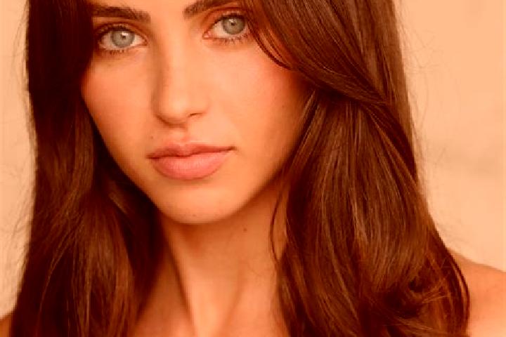 Aubrey, 29, a auburn hazel-eyed latina companion based in Teuchern. Offering Striptease, Prostate Massage, A-Level, Overnight. Available for incall and outca...