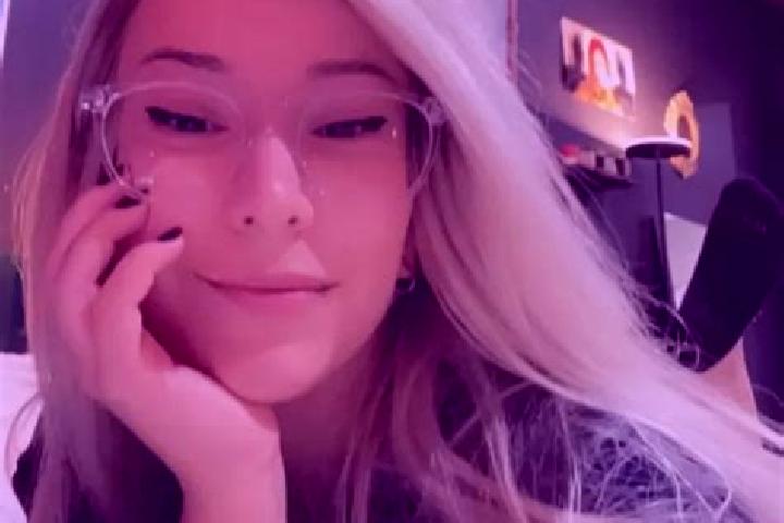 Aubrey, 29, a blonde grey-eyed caucasian companion based in Ramachettipalaiyam. Offering Fetish, GFE, Dinner Date, Deep French Kissing, Erotic Massage. Avail...