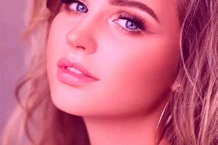 Aubrey, 29, a dark blonde blue-eyed mediterranean companion based in Szaflary. Offering Couples, GFE, Fetish. Available for incall and outcall, overnight boo...
