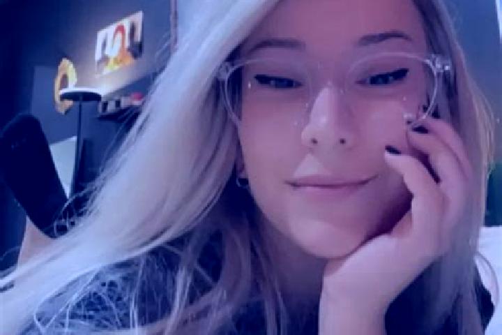 Aubrey, 30, a platinum blonde dark-eyed middle eastern companion based in Burton upon Stather. Offering GFE, Erotic Massage, Prostate Massage. Available for ...