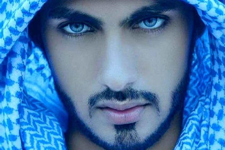 Aubrey, 30, a red blue-eyed middle eastern companion based in Beaumont-sur-Leze. Offering Couples, Girlfriend Experience, Prostate Massage, BDSM. Available f...