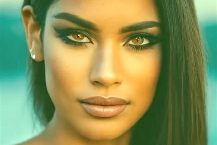 Aubrey, 31, a dark blonde amber-eyed latina companion based in Vilce. Offering Dinner Date, Girlfriend Experience. Available for incall and outcall, day and ...