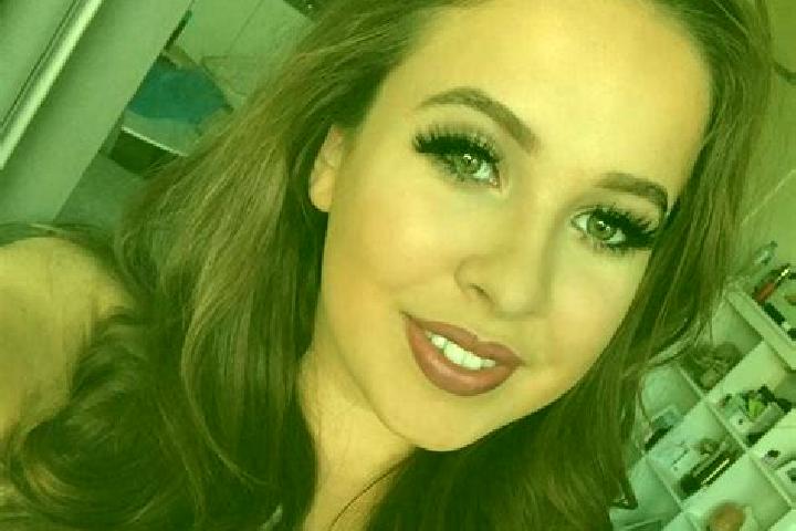 Aubrey, 32, a brunette grey-eyed mixed companion based in Duffield. Offering Prostate Massage, Party Girl, Striptease. Available for incall and outcall, over...