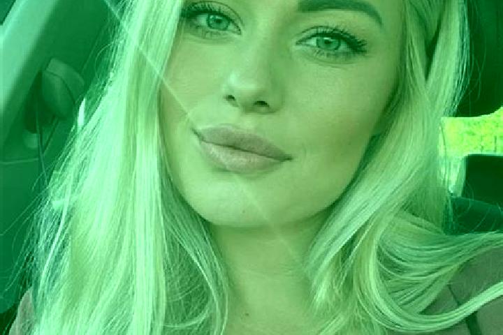 Aubrey, 33, a blonde hazel-eyed european companion based in Quesnel. Offering CIM, 69, Party Girl, Duos, Girlfriend Experience. Available for incall and outc...