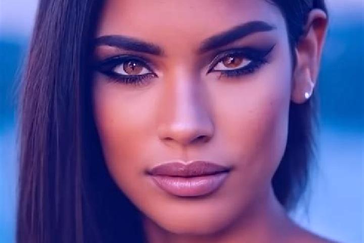 Aubrey, 33, a dark blonde dark-eyed latina companion based in Bonndorf. Offering 69, Dinner Date, Couples, GFE. Available for incall and outcall, day and eve...
