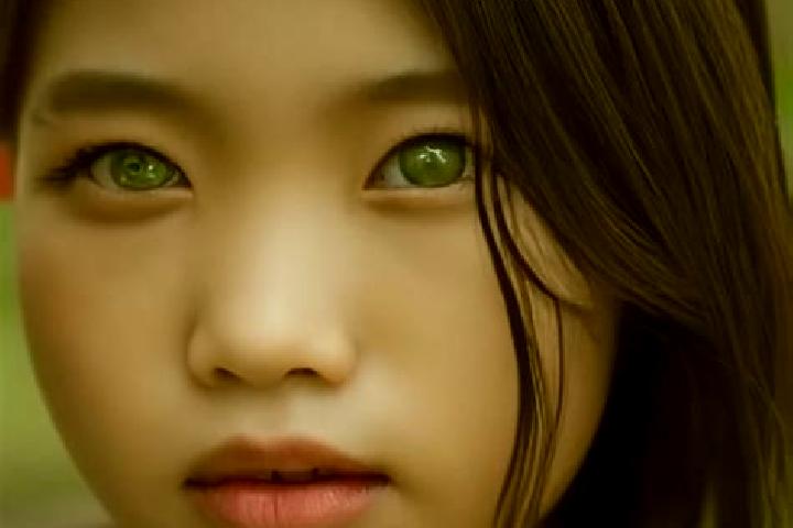 Aubrey, 33, a red green-eyed asian companion based in Walworth. Offering GFE, Domination, Tantra, Dinner Date. Available for incall and outcall, overnight bo...