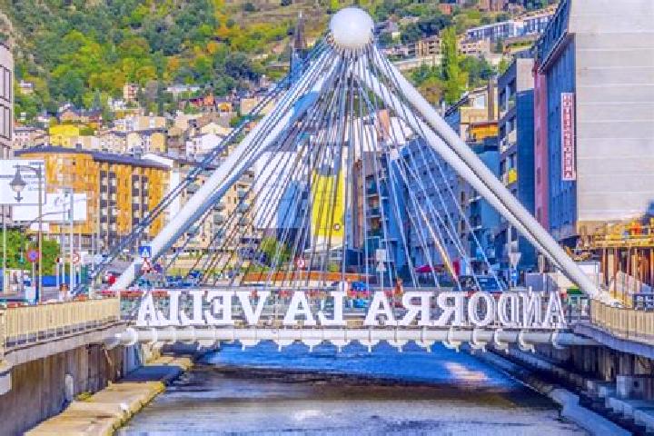 Aubrey, 33 — Escort in l Aldosa, Andorra
