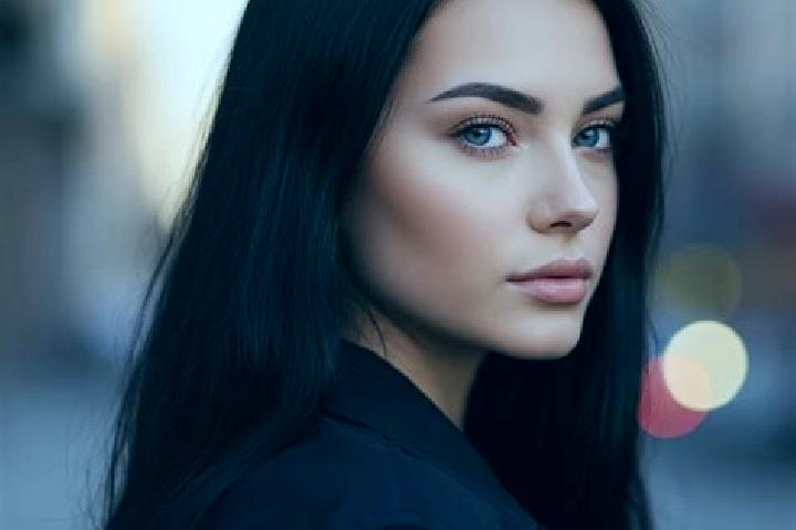 Aubrey, 34, a red blue-eyed latina companion based in Zhongzhai. Offering BDSM, Roleplay, OWO. Available for incall and outcall, overnight bookings available.