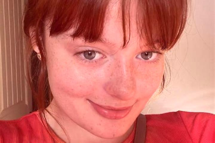 Aubrey, 34, a red brown-eyed mixed companion based in Khakhea. Offering Massage, BDSM, Prostate Massage, Travel Companion, Party Girl. Available for incall a...