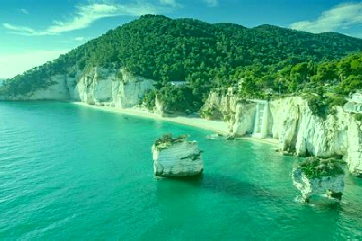 Aubrey, 35, a red green-eyed caribbean companion based in Vico del Gargano. Offering Roleplay, Overnight. Available for incall and outcall, day and evening d...