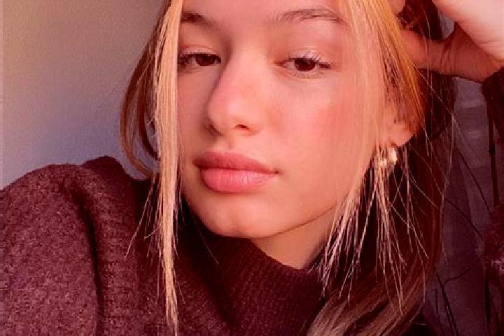 Aubrey, 36, a blonde brown-eyed ebony companion based in Le Girouard. Offering OWO, 69, CIM. Available for incall and outcall, overnight bookings available.