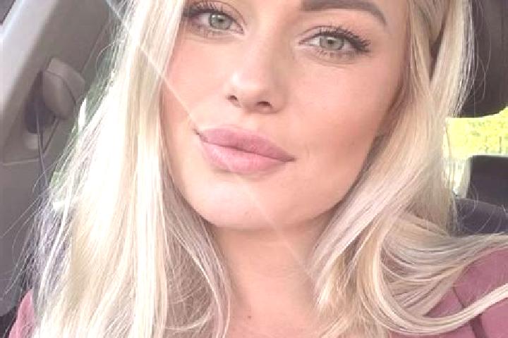 Aubrey, 36, a blonde hazel-eyed asian companion based in Pirou. Offering Tantra, BDSM, A-Level. Available for incall and outcall, day and evening dates.