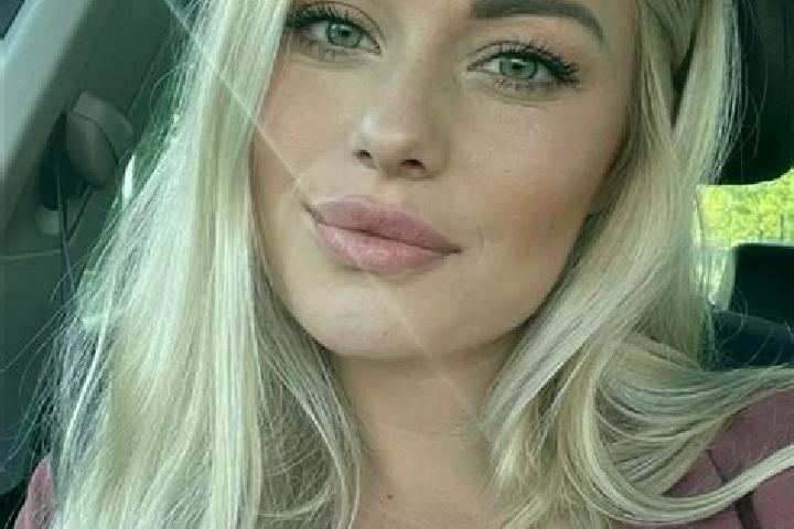 Aubrey, 36, a blonde hazel-eyed latina companion based in Laiponda. Offering Couples, Prostate Massage. Available for incall and outcall, day and evening dates.