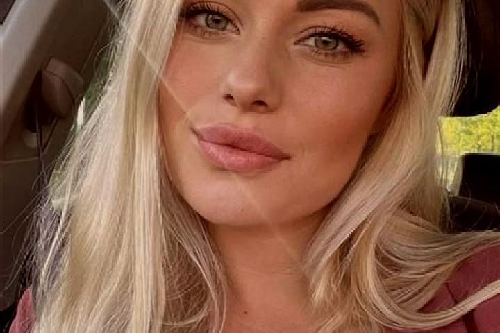Aubrey, 36, a blonde hazel-eyed middle eastern companion based in Balanegra. Offering Massage, A-Level. Available for incall and outcall, day and evening dates.