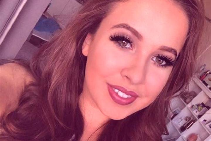 Aubrey, 36, a dark blonde dark-eyed slavic companion based in La Venta de Mochitiltic. Offering BDSM, Massage, Roleplay, Dinner Date. Available for incall an...