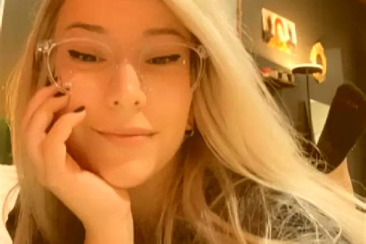 Aubrey, 36, a dark blonde hazel-eyed middle eastern companion based in Egmond aan Zee. Offering Couples, Erotic Massage, Duos, Dinner Date. Available for inc...