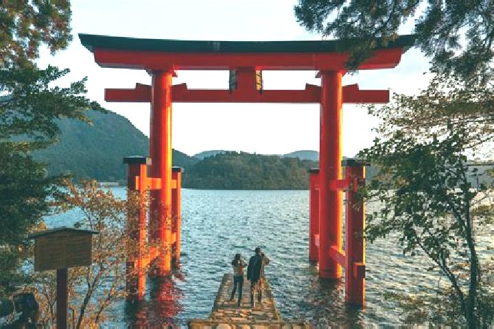 Aubrey, 37 — Escort in Hakone, Japan