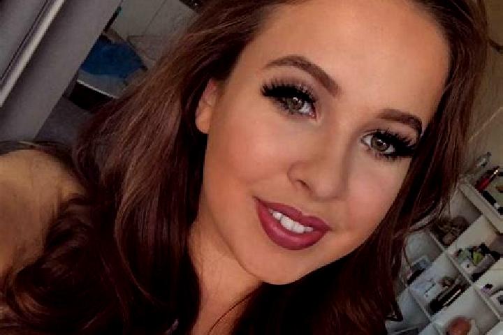 Aubrey, 39, a auburn brown-eyed mediterranean companion based in Rue. Offering Prostate Massage, Striptease, A-Level. Available for incall and outcall, overn...