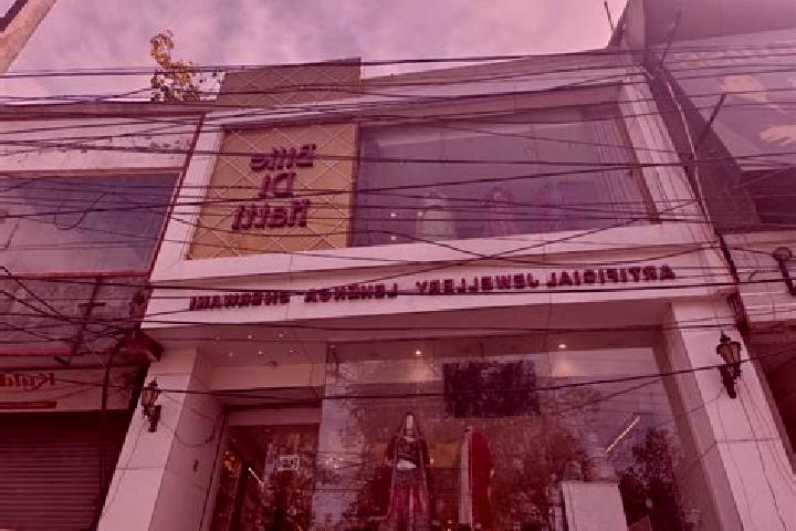 Aubrey, 39 — Escort in Jandiala Guru, India