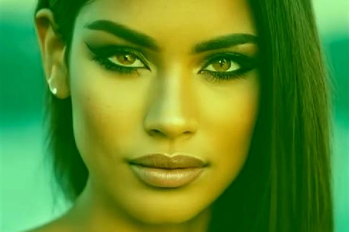 Aurora, 20, a black hazel-eyed latina companion based in Mucum. Offering BDSM, Party Girl. Available for incall and outcall, day and evening dates.
