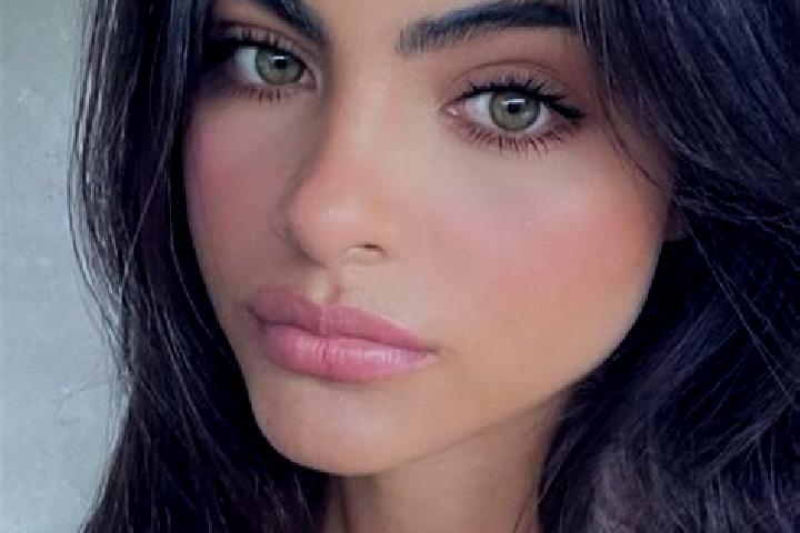 Aurora, 20, a brunette dark-eyed middle eastern companion based in Queige. Offering GFE, Domination, Roleplay, Fetish. Available for incall and outcall, over...